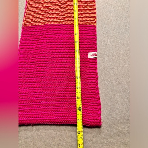 The North Face multicoloured knit infinity scarf - Picture 8 of 9